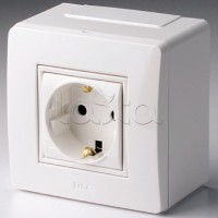 Коробка в сборе с силовой розеткой, белая DKC 10482