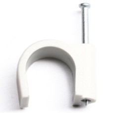 Скоба пластиковая с гвоздем, д.9 - 10мм DKC (51800)